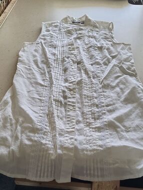 Apt. 9 White Sleeveless Blouse